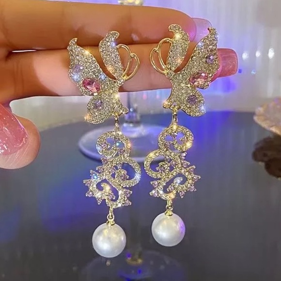 Jewelry - Beautiful Butterfly Pearl Drop Earrings